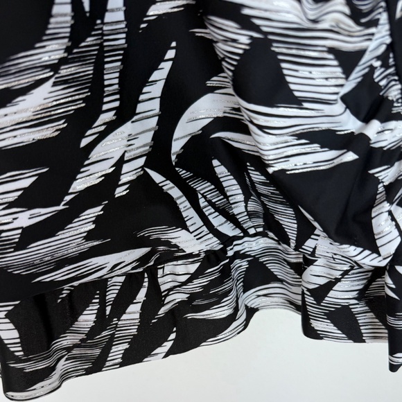 Beach Diva Black/White/Silver Bamboo Leaves Ruffle 1PC Swimsuit Size 10 - Picture 4 of 9